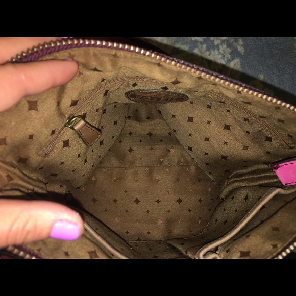 Clearance 🛍 Light pink large fossil crossbody. - Picture 4 of 5